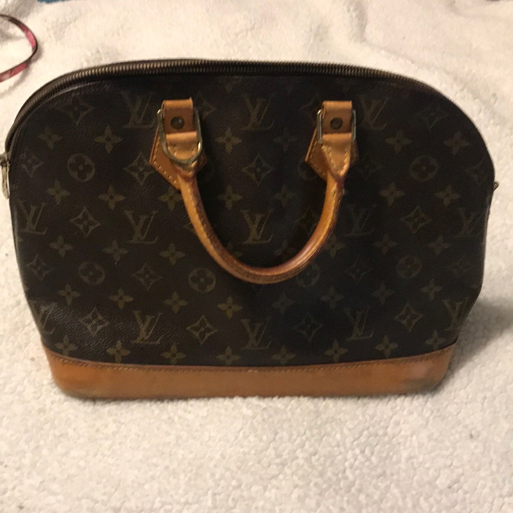 LOUIS VUITTON Monogram Alma PM